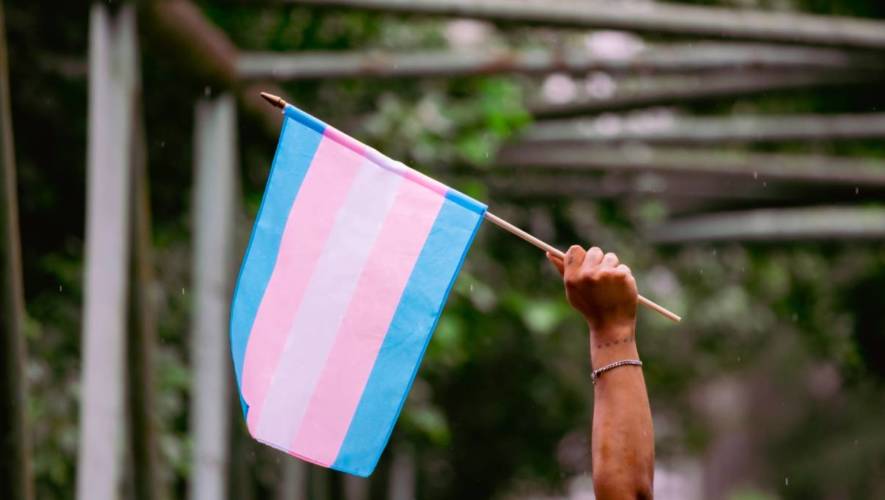 Transrodoví ľudia sú na Slovensku vytláčaní na okraj spoločnosti: nemajú prístup k zdravotnej starostlivosti a nenávistné prejavy voči nim sa stupňujú, upozorňujú LGBTI+ organizácie