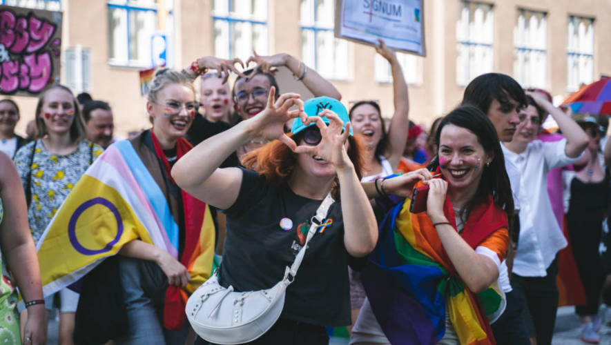 Staňte sa súčasťou dobrovoľníckeho programu PRIDE Košice 2023 a zažite pestré leto!